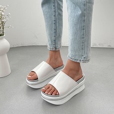 샤넬22년통굽슬리퍼