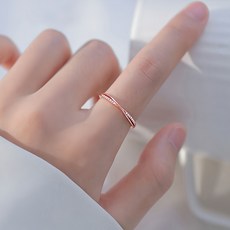 BeOurGuest 女款交叉線條方晶鋯石戒指
