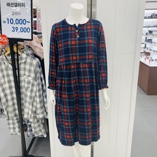 7c051b8948c1841f51de7fe78b090998865ba04f8f47324d143ca900f7f1.jpg