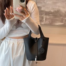 슈닉크 가죽 버킷백