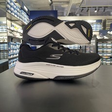 스케쳐스 오래 서있거나 활동량 많은 분 추천! 아치핏인솔에 쫀쫀한 하이퍼버스트 쿠셔닝으로 편안한 착용감의 고기능 남성 런닝화 고워크 디스턴스워커 SP0MWCDY071