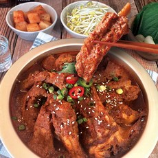 밥앤고 매콤 등갈비찜 밀키트 900g 매운 양념 갈비 쪽갈비 돼지갈비찜