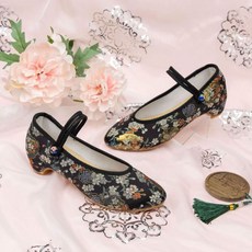 검정꽃무늬고무신