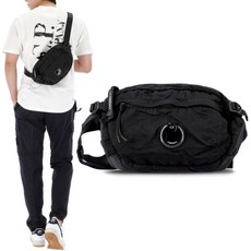 [CP컴퍼니] 24SS 렌즈와펜 벨트백 16CMAC112A 999