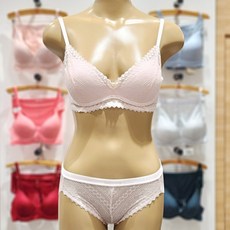 [리바이스 언더웨어] 소프트 플라워 핑크 레이스 노와이어 브라&헴팬티 세트