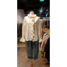 뉴코아강남오즈세컨 넥프릴 블라우스O21JAWBL016W