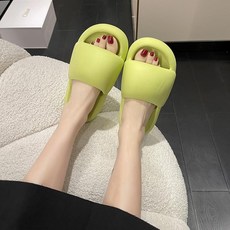 푹신한거실쿠션