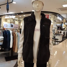 18c341d2f827e69fbf0e260ea4a12cd9519863c564b66b90ec608505f8ae.jpg