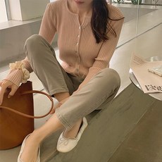 b5e32a7d72d8ea9440041bc18cd54f5c49d7902fe43a1c6233556b7cea91.jpg