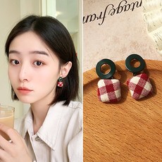 바네코쥬얼리 레드체크 스퀘어 [은침] 귀걸이 #0934