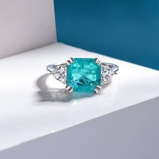 모이사나이트쌍지