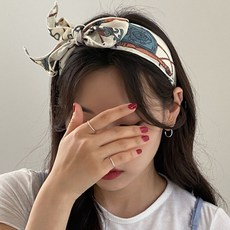 프라다헤어밴드