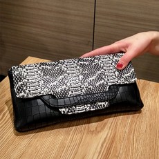 ffb847d1363be98b55949639661f48a473243d38550a60d6ebbf6f815be7.jpg