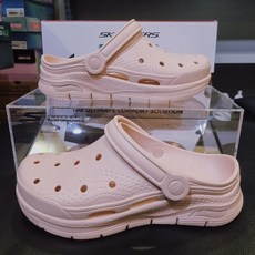 스케쳐스풋스텝샌들