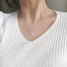 v목걸이