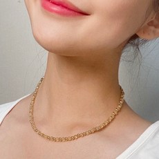 금침수정목걸이