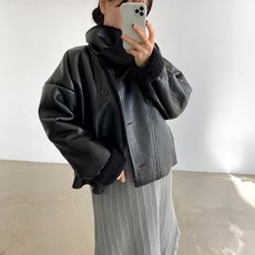 d1bc91956b745bafde08d962d65e71a9a2465a9a5ea70465f4751164c9c8.jpg