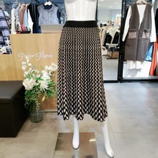 920e26be4275855b8be6333b59174bd6df20146f8df0628725e6ef1cefb2.jpg