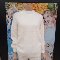 오프화이트니트