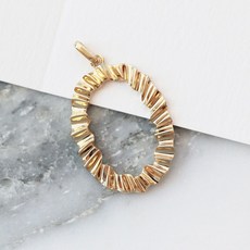 프리스카제이펜던트