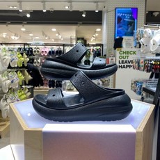 [크록스] 클래식 크러쉬 샌들 블랙 207670-001
