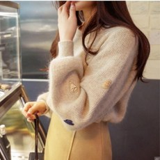 요즘힙한 블핑제니 사랑스런 하트자수 스웨터 여성니트 여자니트 완소템 클럽룩