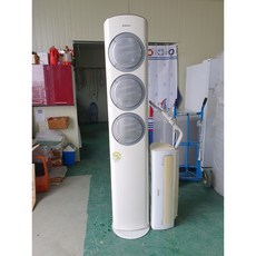 bcb47ba5bd8a7e8b87580dc9020c05827c0e75798d46f974f8ee954be43f.jpg
