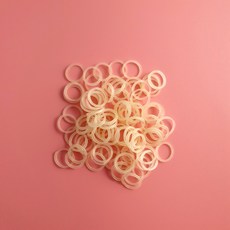 로코코블랑 애견 라텍스(투명 저알러지 논라텍스) 밴드 강아지 머묶 밴드 미간 고무줄, 아이보리, M, 1개
