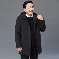 PML GLOBAL 트랜치코트옷 겨울 가을 계절 하프기장 남성의류 인 40 5060대 아빠룩 겹 면 가운을 입고 있다