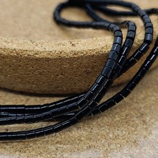 블랙스피넬나석