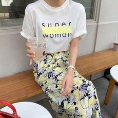여성 루즈핏 꾸안꾸 데일리 여자 시크릴리언트라운드레터링프린트티셔츠밴드뒷트임플라워스커트세트