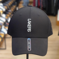 NBA 22년 신상품 남여공용 LA 레이커스 팀 로고 자수 포인트 데일리로 쓰기 좋은 블랙 칼라 대두핏 빅사이즈 볼캡 모자
