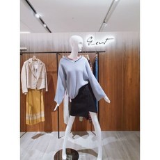 [갤러리아] 지컷[20봄]등판 레터링 컬러 배색 니트(72101-50004)(7210150004)