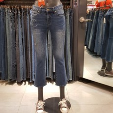 f0b91f35b155d051a29adc0a720abb413f35e651d4b71aafa137a46abce7.jpg
