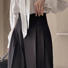 떳다그녀 랩쳐 브이 절개 투핀턱 차르르 깔끔한핏 포켓 뒷지퍼 찰랑 정장바지 와이드 슬랙스 다그녀 랩쳐 브이 절개 투핀턱 차르르 깔끔한핏 포켓 뒷지퍼 찰랑 정장바지 와이드 슬랙스