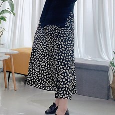 33f05bf47fd55ea8480619c0e152e7fac442c7d55f74256645a17eaa5564.jpg