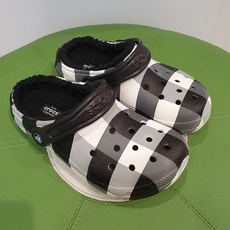 *20년 체크 겨울 크록스*