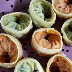 [버크셔K] 느끼하지않고 담백한 지리산 흑돼지 고기 수제 손만두 560g x 2봉