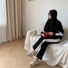 시크블랙 페리시 기모 배색팬츠세트 트레이닝복세트 루즈핏 부츠컷팬츠 슬릿팬츠 밴딩팬츠 오버핏 맨투맨 여성 겨울 홈웨어 데일리