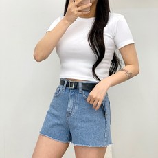 e719a5e59137a692adc184a592543c1361d658a596563abdfa0a9c538212.jpg