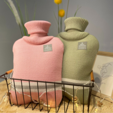 벨루크 보온 물주머니 2L 핑크 그린 2개 니트 커버 세트 휴대 가정용 찜질팩 핫팩, 1세트