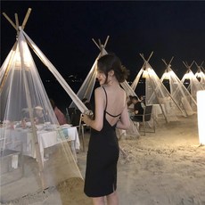 작은 키 해변 바캉스 여성 스윗 섹시 슬림핏 끈나시 슬립 검정치마 INS 유행