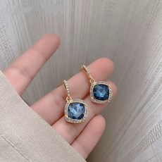 은침큐빅귀걸이