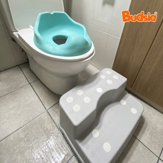 아기변기계단