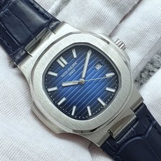 0d5d1909502bf516a52817972f85a32bc320f42d6d96436ceacf9df17be5.jpg