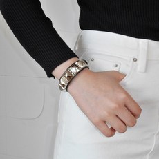 에비슈토 가죽팔찌 피라미드 자체제작 하드코어 NCIS
