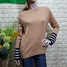 베네통 소매포인트 스타일 베이지 니트입니다