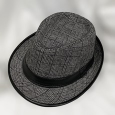 835b919f01668f49c5528eea961415660d2205496bf8791e775ad1a2ec04.jpg
