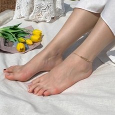 에스티엔 세련된 디자인이 심플한 룩에 포인트 주기 좋은 발찌 E-1643749