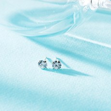 은침큐빅귀걸이